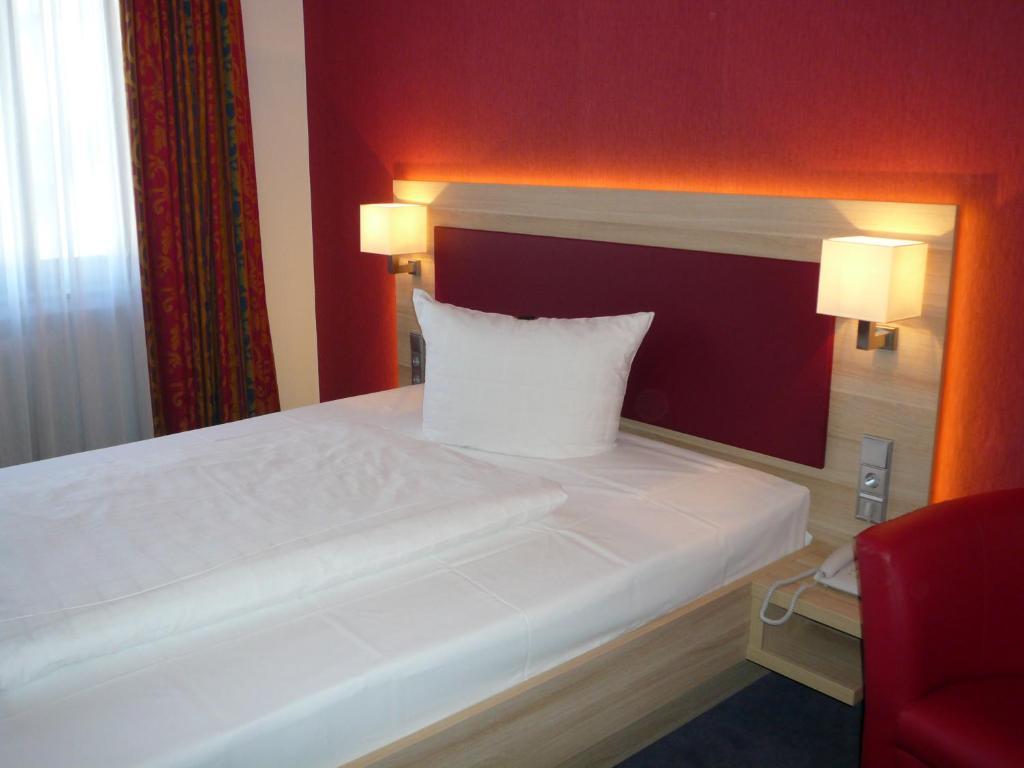 Single Room,18634070:JPEG